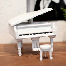 大鋼琴模型音樂盒, 白色的