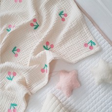 Moonstory 粉色櫻桃刺繡4層棉紗毯, 象牙白