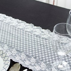 The Sketch玫瑰蕾絲餐桌桌旗, 白色的, 8人