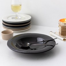 MARJA KURKI 義大利麵盤, 午夜炭, 1個