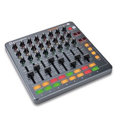 Novation MIDI控制器, 發射控制 XL, 黑色的