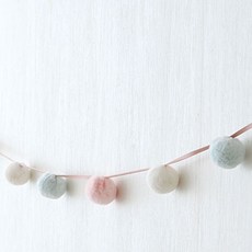 DECOTONIK 柔軟毛球掛飾 B款 牆面裝飾, 粉紅色 + 象牙白 + 薄荷綠