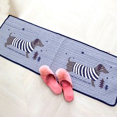 living M 人字紋絎縫長地墊, 臘腸狗