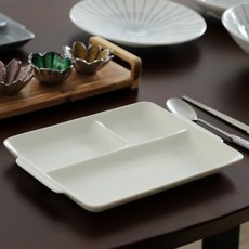 Ochiae陶瓷隔格餐盤 2個, 白色的