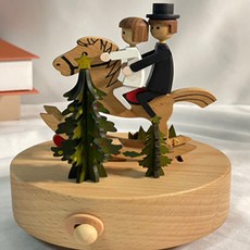 木質發條音樂音樂盒, 馬背上的情侶