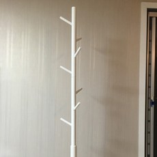 木立式衣架, 白色的