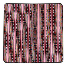 8人防水野餐墊, 民族黑人