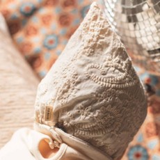 MRS.UI DONG 優質刺繡圍兜遮耳帽