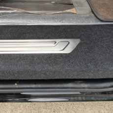 INSTALL 全新車門踏板 第1排 + 第2排含車門迎賓踏板 7 9 11人座 通用 頂級保護套, 單一顏色, The New Carnival