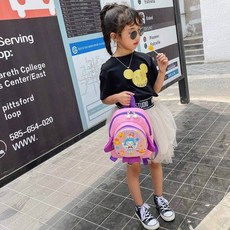 天使孩童宇宙火箭包