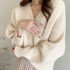 Vivemo 女式款V領交叉寬版針織長袖毛衣