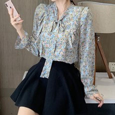 ViVEMO 花朵抓皺蝴蝶結罩衫 00573