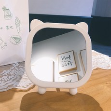 合口可愛鏡 B, 白色