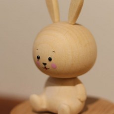 灰色房子動物木質音樂盒, 兔子