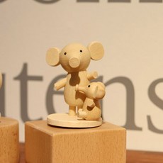 灰色房子動物木質音樂盒, 老鼠家族