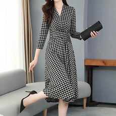 ATTERLIC V領格紋裹身A字連身裙 00542 含大尺碼, 黑色