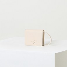 JILLSTUART Heart標誌綴飾牛皮斜背隨身包