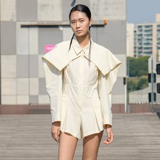 쿠만YHJ 숄더 라펠 스트럭처 쇼츠 점프수트