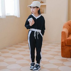 Yeonas 女童 Clena 運動服 22R27