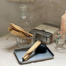 Essenseer 香薰香棒 Palo Santo 50 克 + 錫盒禮品套裝, 木質, 薄荷, 柑橘, 樹木