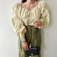 비비에모 오픈숄더 빅 셔링 블라우스 02710
