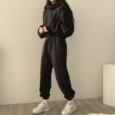 Goodif 女款舒適風大尺碼短版連帽T恤 + 束口褲運動套裝