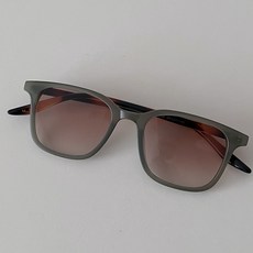 Dolphin whale 兒童愛爾蘭霧面太陽眼鏡