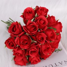 Oneuluigonggam 奢華人造玫瑰花束, 紅色