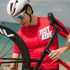 nSR RIDInG 男士 Club Just Ride 3 短袖車衣, 艷紅色