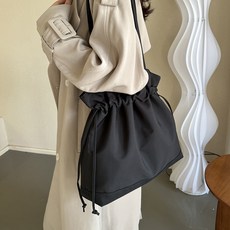 Elsso 拼接抽繩尼龍肩背包