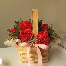 THE FLOWERMARKET 人造橄欖混搭香皂康乃馨花籃 + 零用錢吊牌組, 紅色, 1套