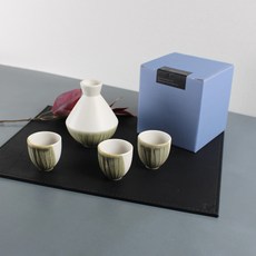 Dalsogeum 半身清酒壺實惠4件組 橄欖色套組, 1套, 酒瓶 + 3入酒杯