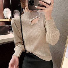 ViVEMO 女款斜開衩珍珠半高領氣球袖針織衫 07217