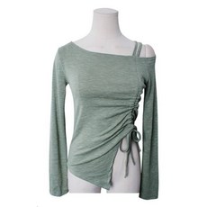 시크블랙 여성용 이리오 오프숄더 사이드 트임 셔링 티셔츠 cpt15725k48