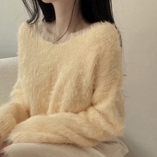 ViVEMO 女款 Mignon 蓬鬆安哥拉毛短版毛衣 08752
