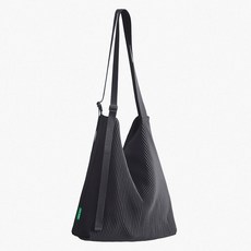 GREEN STUFF 寬鬆版型褶皺托特包 57