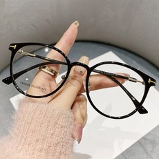 비아워게스트 동글 가벼운 투명 안경테