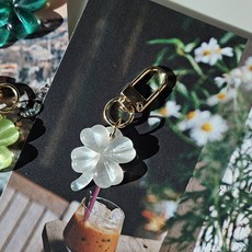 야옹이x꼬 행운 트윙클 네잎클로버 부적 응원 합격 선물 키링