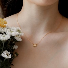 로아주 여성용 Floral seed necklace