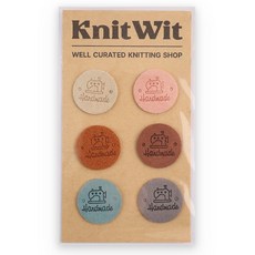 KnitWit 手工刻字麂皮圓形標籤6件組 基本款, 1套, 米色, 粉紅色, 棕色, 深棕色, 海洋藍, 墨水色
