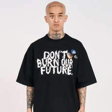 아조바이아조 남성용 DBOF 로고 티셔츠 PB232TE001 + 커스텀 뱃지 3종 세트