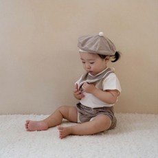 PEEKABOO 幼兒用 Kinder 上衣 + 下著 + 圍兜套組