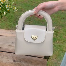 MDMS 韓國小眾愛心鎖扣包, 白色