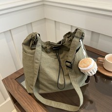 UNHAVE 抽繩百褶斜揹包, 03 綠色
