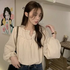 URBANLINE 女款 Rhodes 柔美修身豆豆鈕扣氣球袖上衣