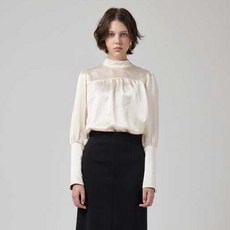 綁帶光澤感上衣 Y25YNB011