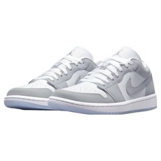 NIKE 耐吉 女款 W Nike Air Jordan 1 Low 運動休閒鞋 DC0774-105