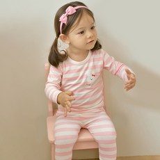 unifriend 兒童款兔子蜜桃絨刷毛九分發熱家居服上下套裝