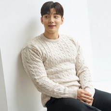 HCOOLNAM 男士寬肩效果肌肉版型麻花針織衫