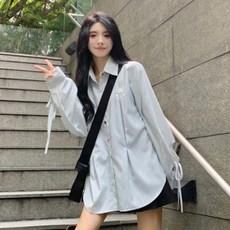 DMELD 女款彩色鈕扣寬鬆版型條紋長版襯衫 EO019